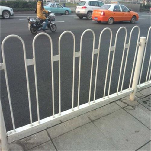 鍍鋅鋼交通護欄 提升道路安全的關鍵設施